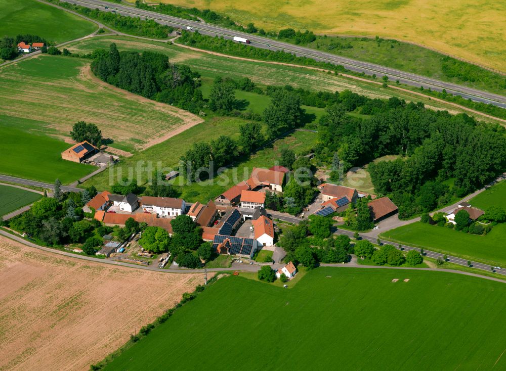 Luftaufnahme Bolanden - Dorfkern am Feldrand in Bolanden im Bundesland Rheinland-Pfalz, Deutschland
