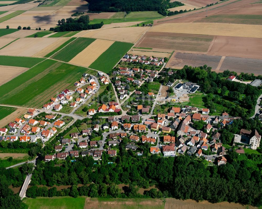 Luftaufnahme Bürg - Dorfkern am Feldrand in Bürg im Bundesland Baden-Württemberg, Deutschland