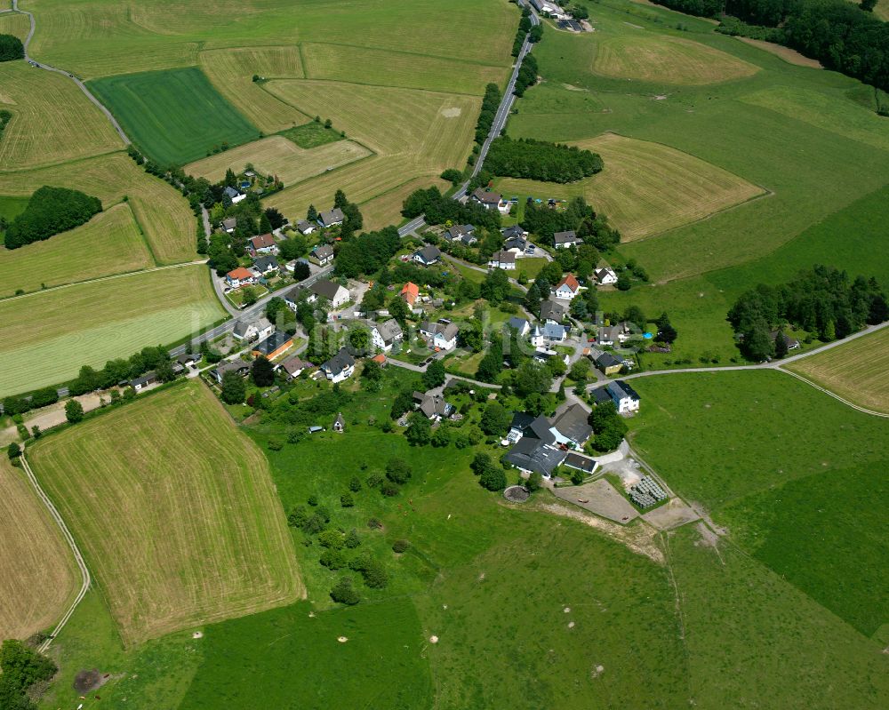 Luftbild Bürhausen - Dorfkern am Feldrand in Bürhausen im Bundesland Nordrhein-Westfalen, Deutschland