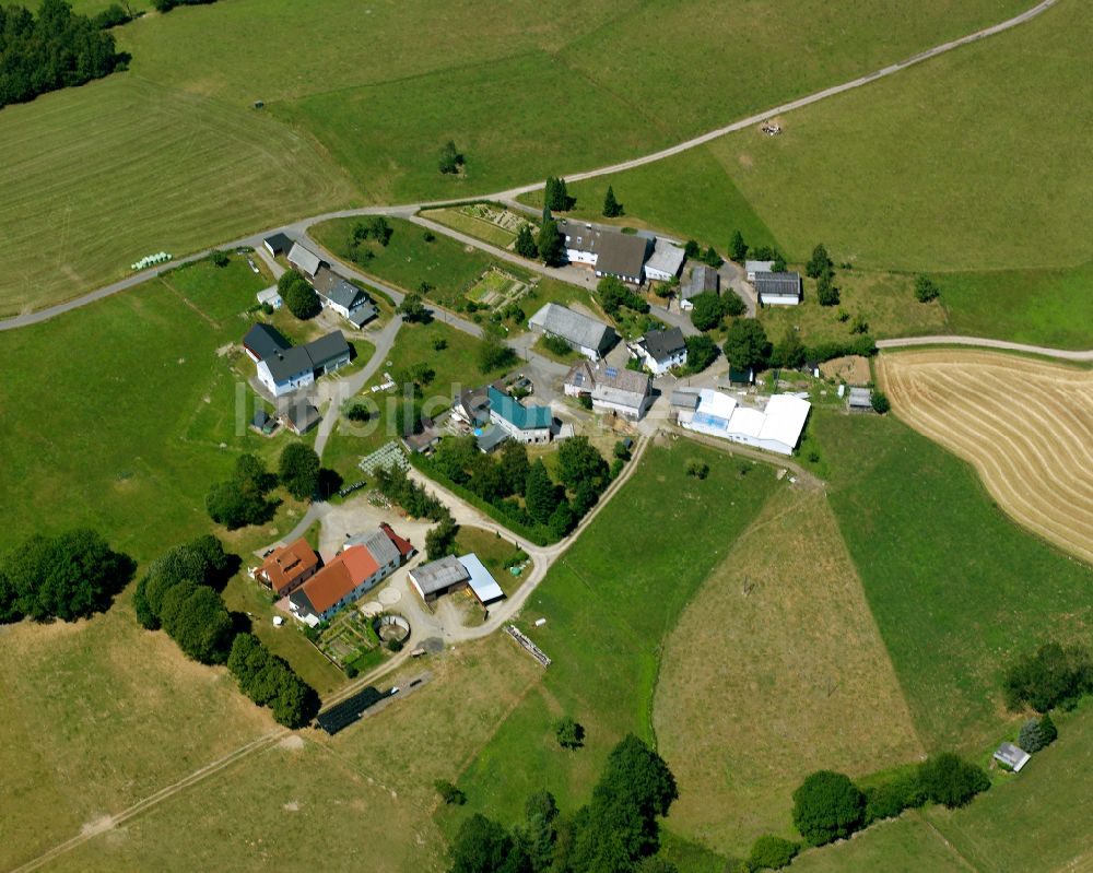 Luftaufnahme Bürhausen - Dorfkern am Feldrand in Bürhausen im Bundesland Nordrhein-Westfalen, Deutschland