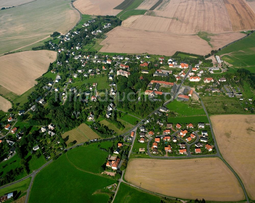 Luftbild Bräunsdorf - Dorfkern am Feldrand in Bräunsdorf im Bundesland Sachsen, Deutschland