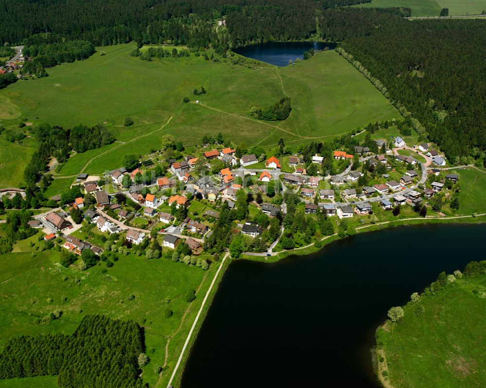 Luftaufnahme Buntenbock - Dorfkern am Feldrand in Buntenbock im Bundesland Niedersachsen, Deutschland