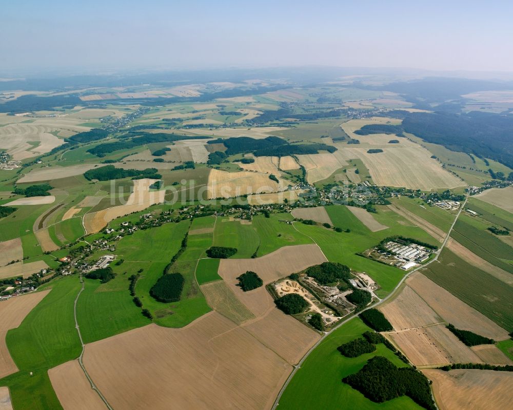Burkersdorf von oben - Dorfkern am Feldrand in Burkersdorf im Bundesland Sachsen, Deutschland