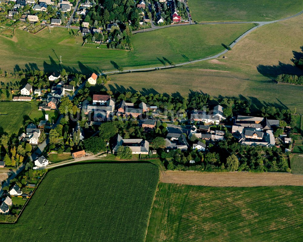Luftaufnahme Caselwitz - Dorfkern am Feldrand in Caselwitz im Bundesland Thüringen, Deutschland