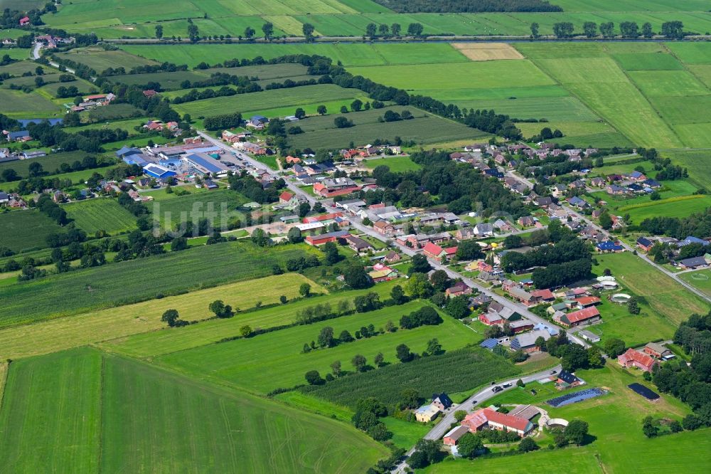 Luftaufnahme Christiansholm - Dorfkern am Feldrand in Christiansholm im Bundesland Schleswig-Holstein, Deutschland