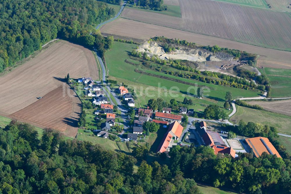 Luftaufnahme Clus - Dorfkern am Feldrand in Clus im Bundesland Niedersachsen, Deutschland
