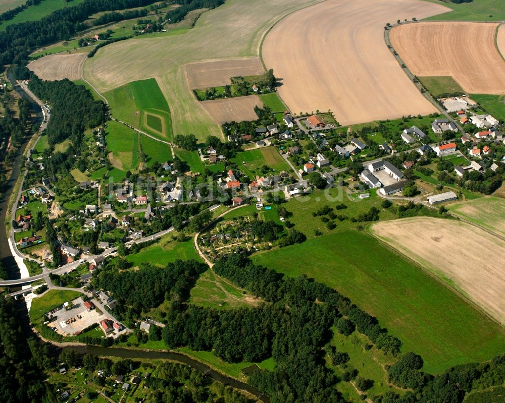 Luftaufnahme Conradsdorf - Dorfkern am Feldrand in Conradsdorf im Bundesland Sachsen, Deutschland