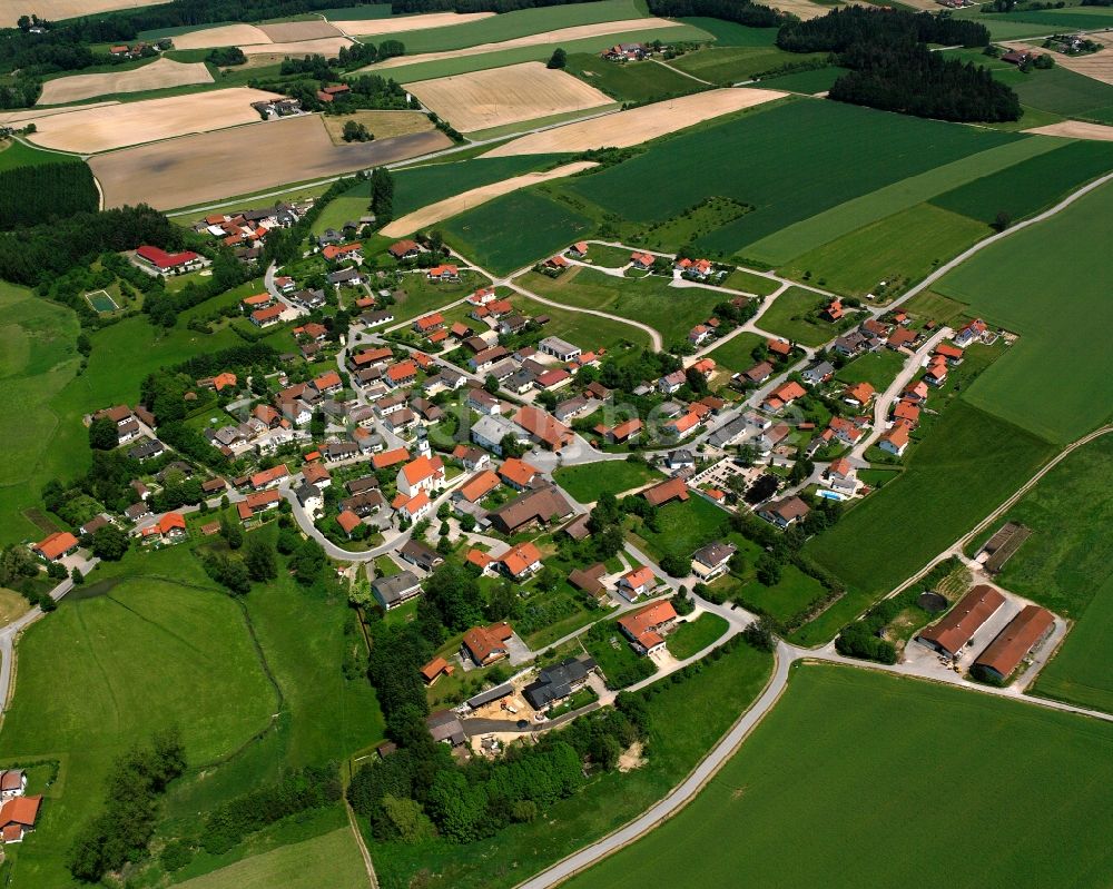 Luftbild Diepoltskirchen - Dorfkern am Feldrand in Diepoltskirchen im Bundesland Bayern, Deutschland