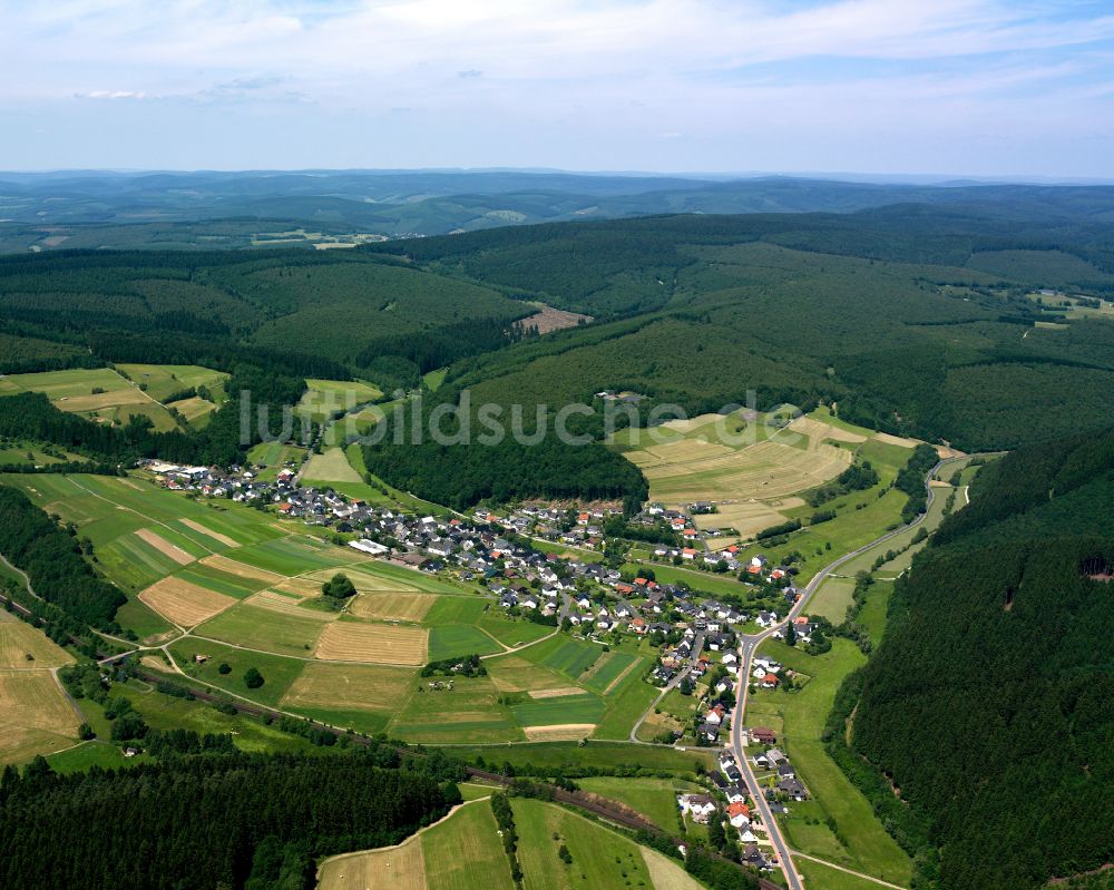Luftbild Dillbrecht - Dorfkern am Feldrand in Dillbrecht im Bundesland Hessen, Deutschland
