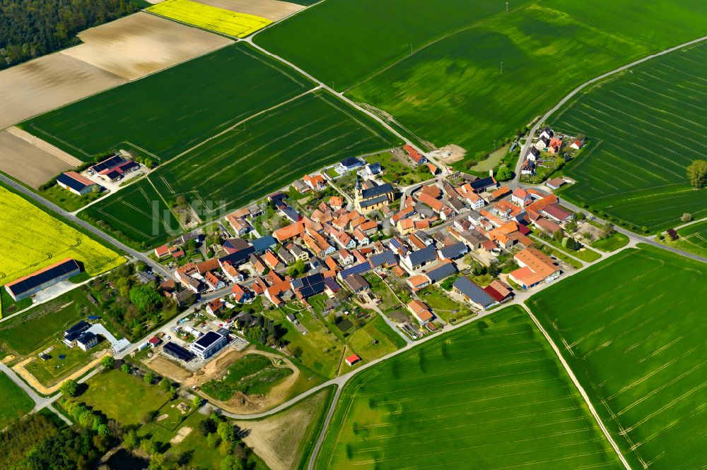Dimbach von oben - Dorfkern am Feldrand in Dimbach im Bundesland Bayern, Deutschland