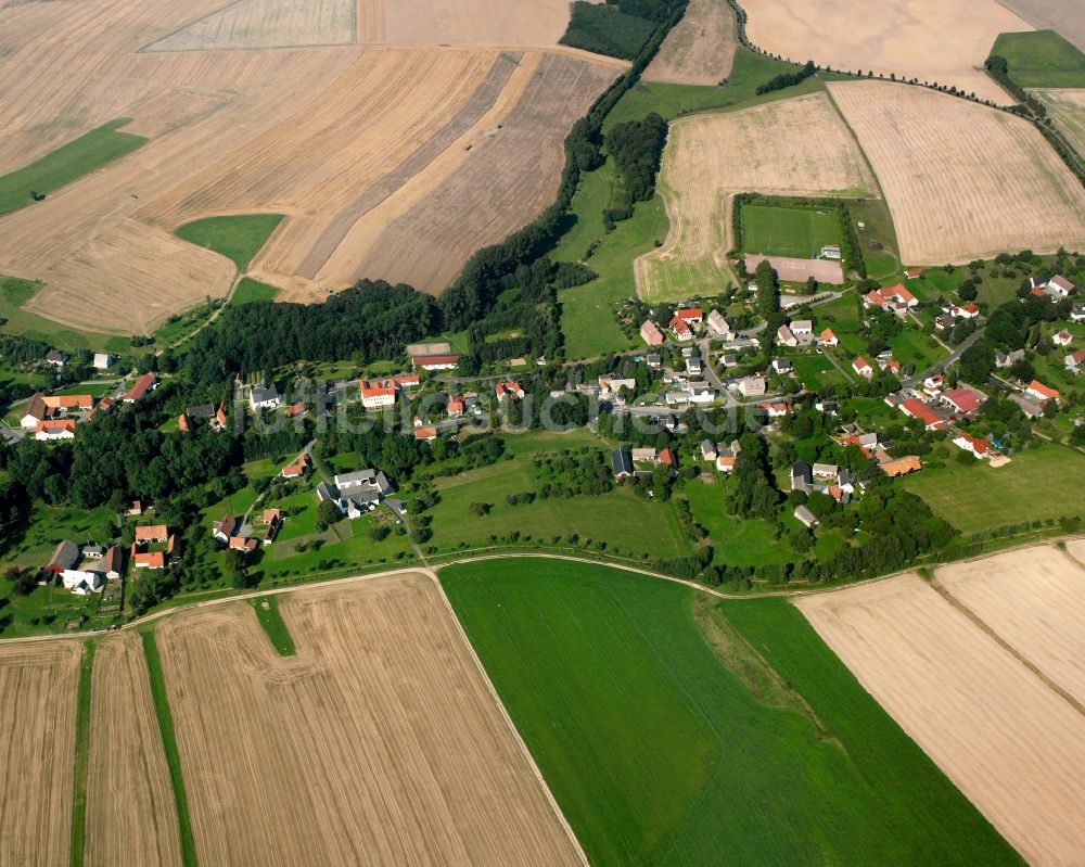 Dittmannsdorf von oben - Dorfkern am Feldrand in Dittmannsdorf im Bundesland Sachsen, Deutschland