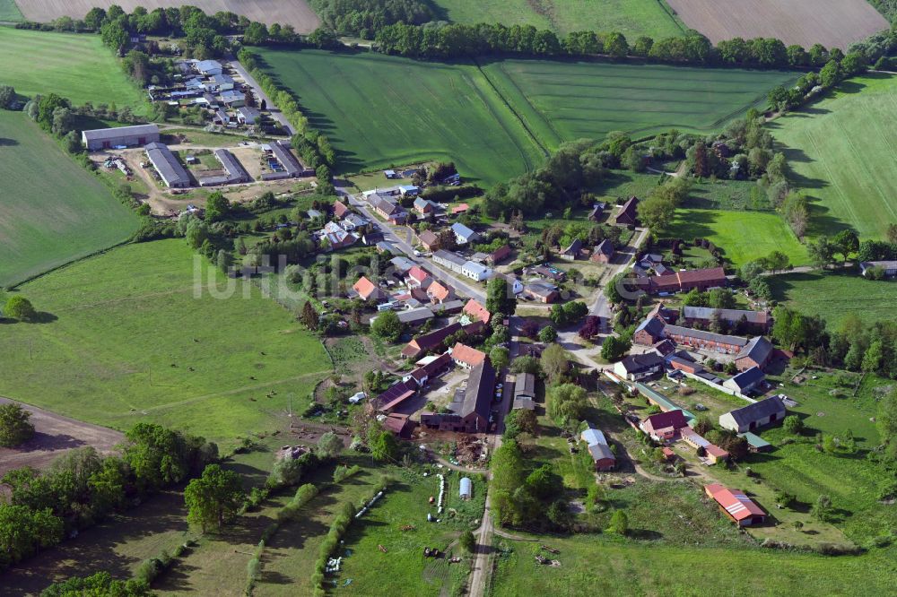 Luftbild Drenkow - Dorfkern am Feldrand in Drenkow im Bundesland Mecklenburg-Vorpommern, Deutschland