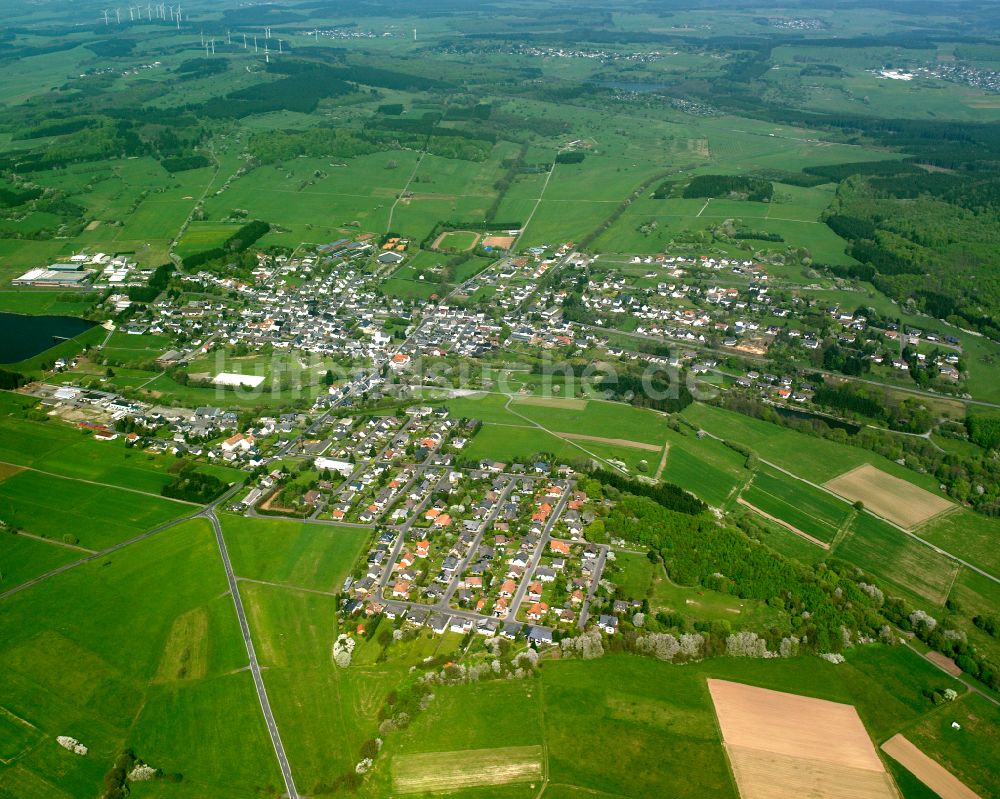 Driedorf von oben - Dorfkern am Feldrand in Driedorf im Bundesland Hessen, Deutschland