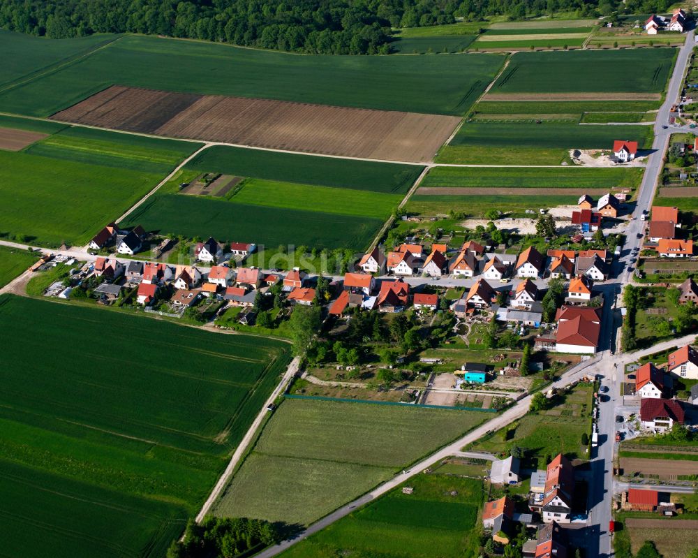 Luftaufnahme Effelder - Dorfkern am Feldrand in Effelder im Bundesland Thüringen, Deutschland