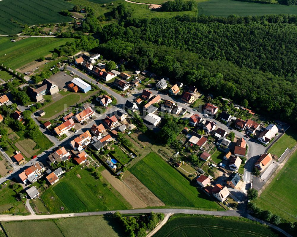 Effelder von oben - Dorfkern am Feldrand in Effelder im Bundesland Thüringen, Deutschland