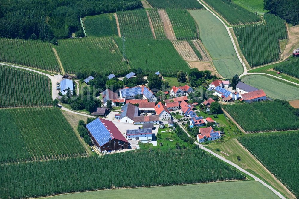 Eja aus der Vogelperspektive: Dorfkern am Feldrand in Eja im Bundesland Bayern, Deutschland