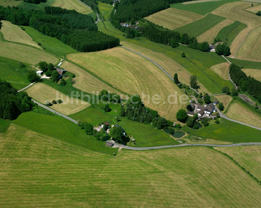 Luftbild Elbringhausen - Dorfkern am Feldrand in Elbringhausen im Bundesland Nordrhein-Westfalen, Deutschland
