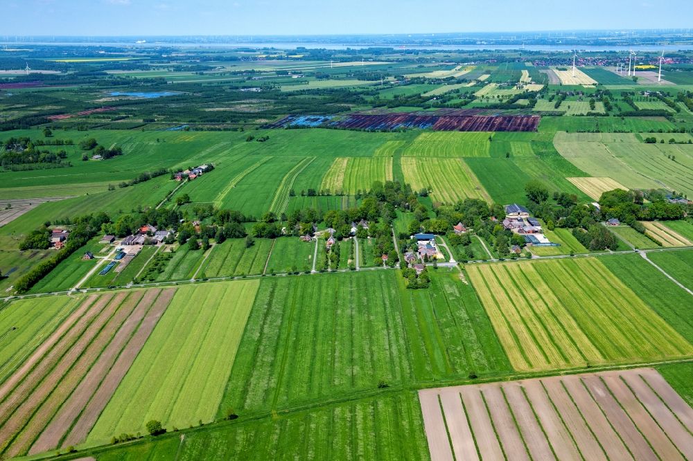 Luftaufnahme Engelschoff - Dorfkern am Feldrand in Engelschoff im Bundesland Niedersachsen, Deutschland
