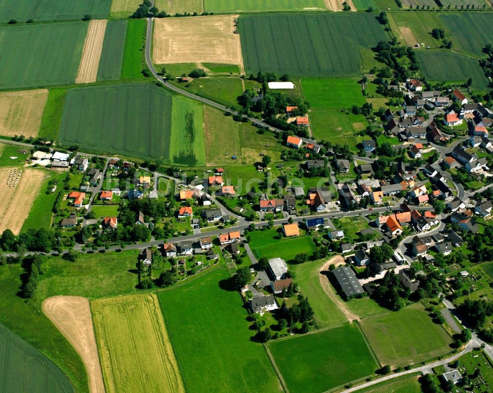 Escherode von oben - Dorfkern am Feldrand in Escherode im Bundesland Niedersachsen, Deutschland