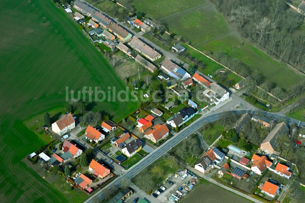 Luftaufnahme Etzdorf - Dorfkern am Feldrand in Etzdorf im Bundesland Sachsen-Anhalt, Deutschland