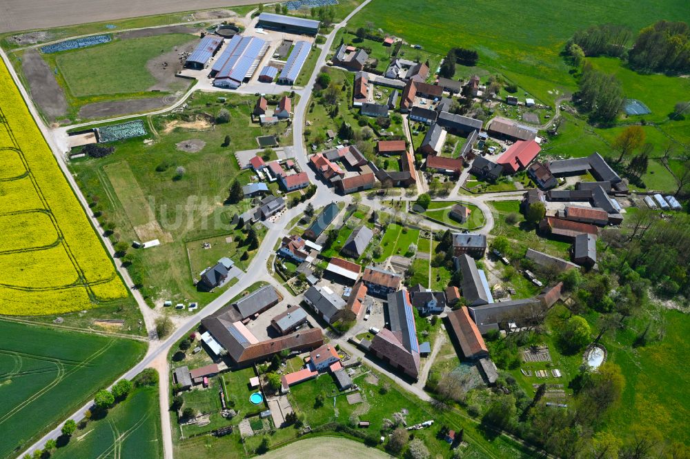 Luftbild Fahrendorf - Dorfkern am Feldrand in Fahrendorf im Bundesland Sachsen-Anhalt, Deutschland