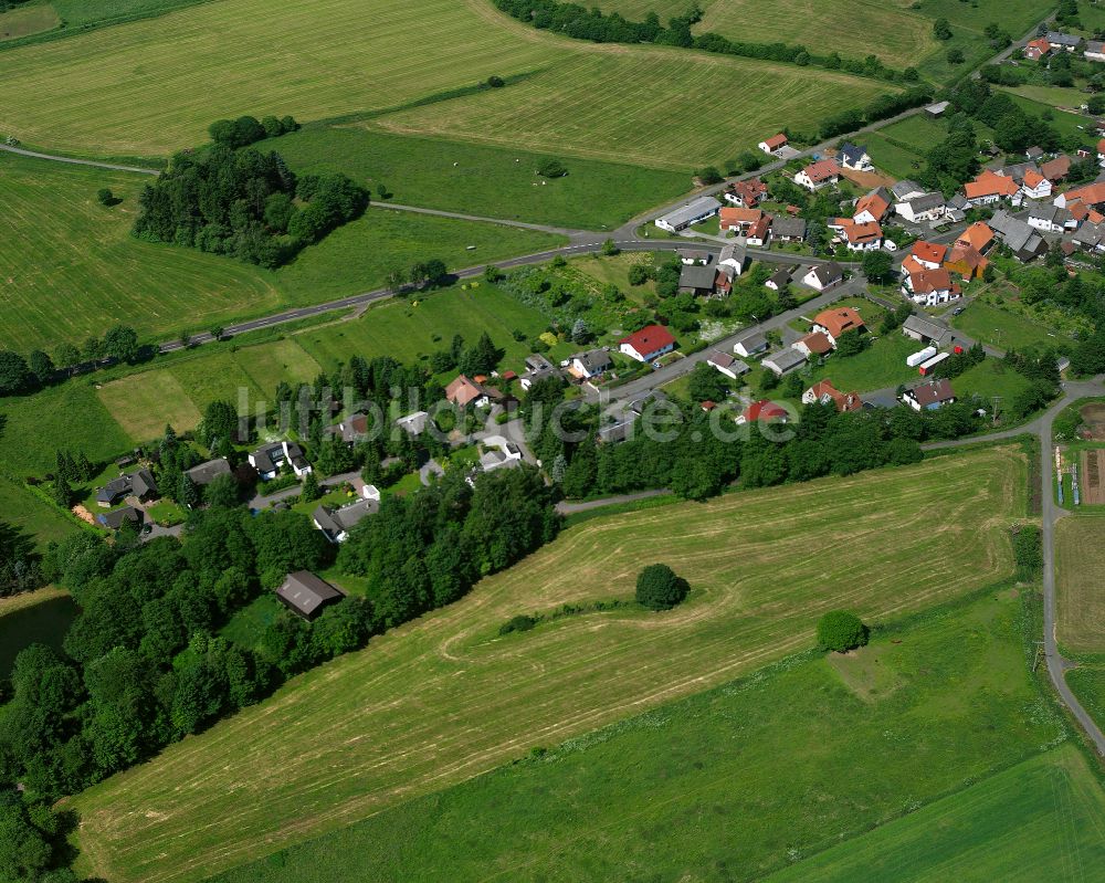Luftbild Feldkrücken - Dorfkern am Feldrand in Feldkrücken im Bundesland Hessen, Deutschland