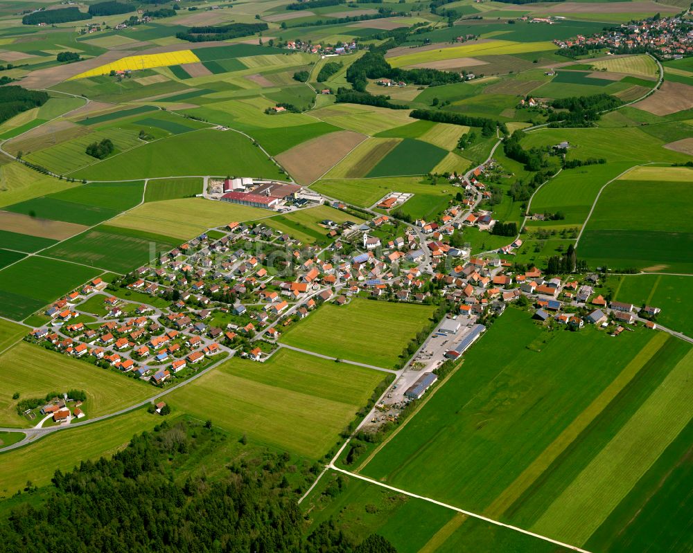 Luftaufnahme Füramoos - Dorfkern am Feldrand in Füramoos im Bundesland Baden-Württemberg, Deutschland