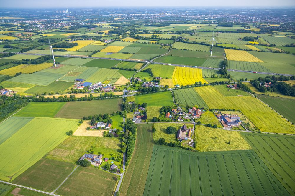Luftbild Freiske - Dorfkern am Feldrand in Freiske im Bundesland Nordrhein-Westfalen, Deutschland