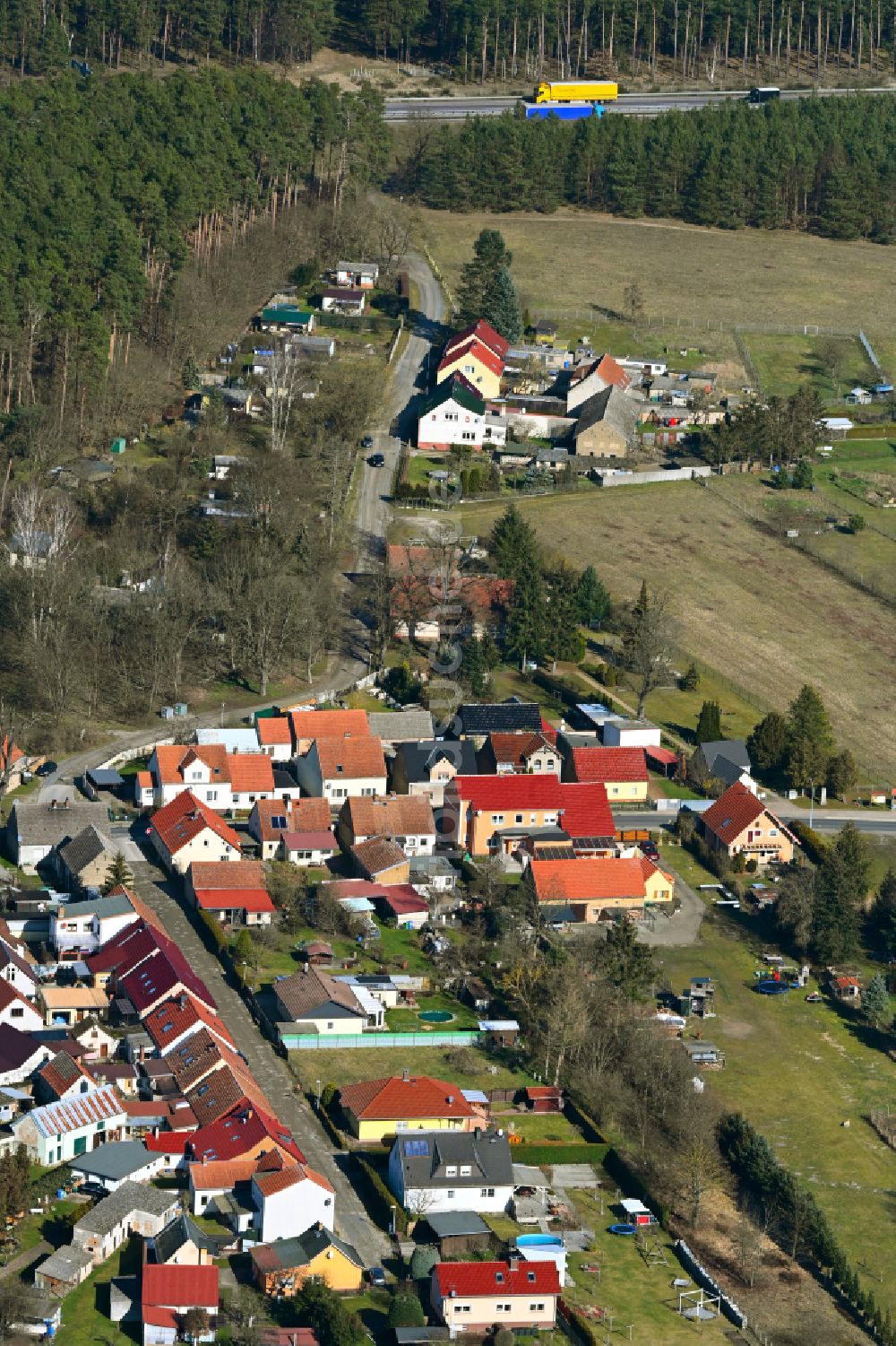 Luftbild Friedrichshof - Dorfkern am Feldrand in Friedrichshof im Bundesland Brandenburg, Deutschland