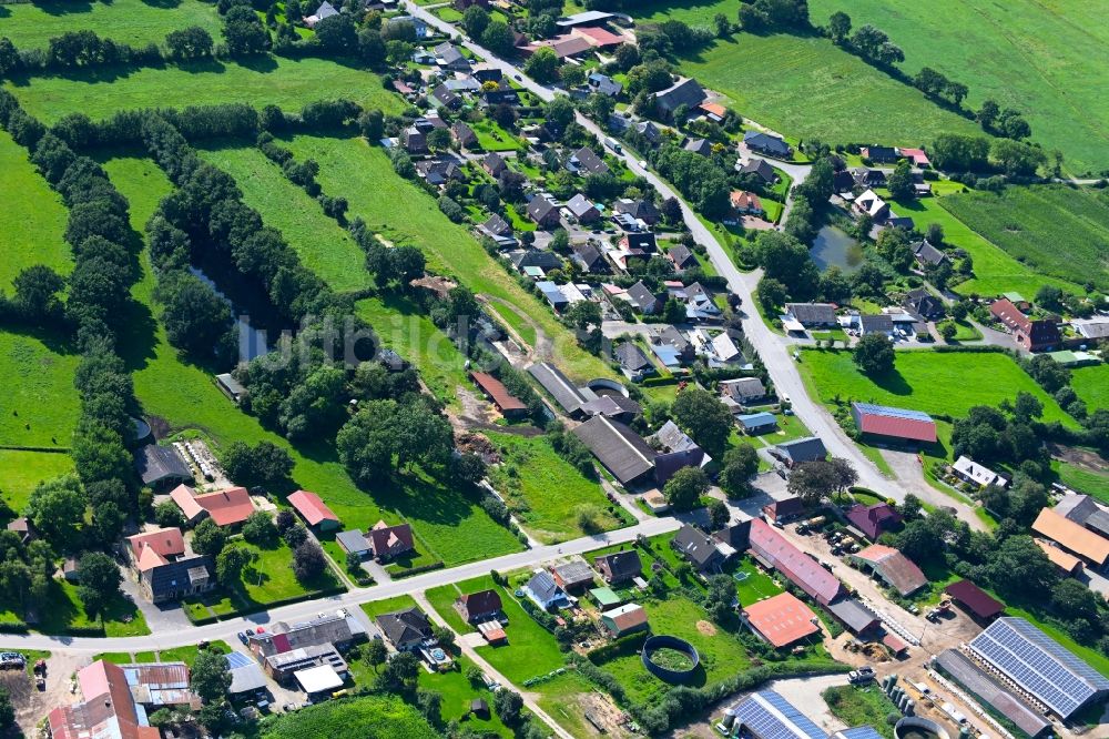 Luftbild Friedrichsholm - Dorfkern am Feldrand in Friedrichsholm im Bundesland Schleswig-Holstein, Deutschland