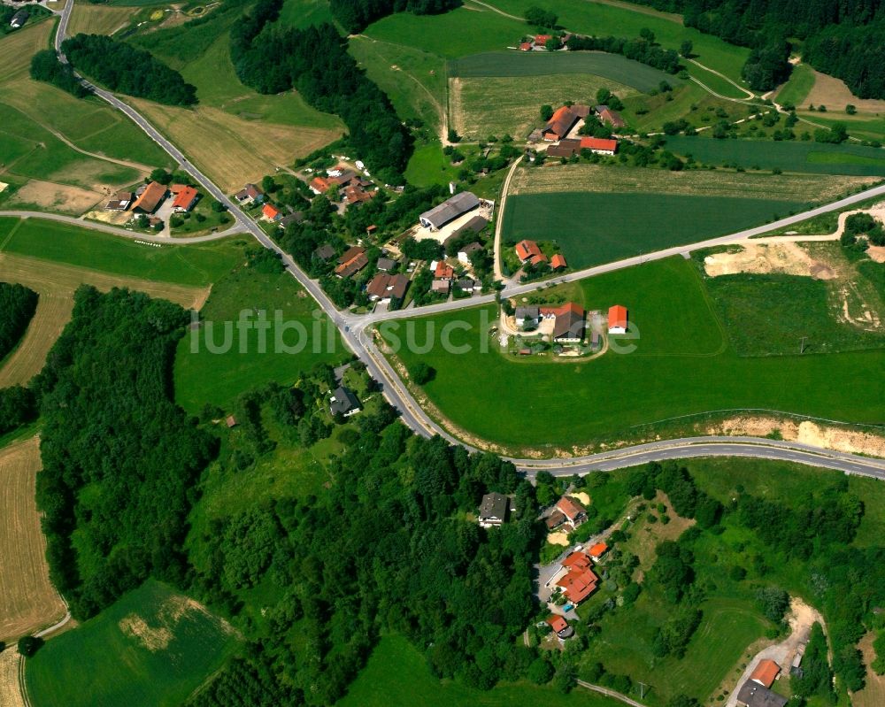 Luftaufnahme Gaißing - Dorfkern am Feldrand in Gaißing im Bundesland Bayern, Deutschland