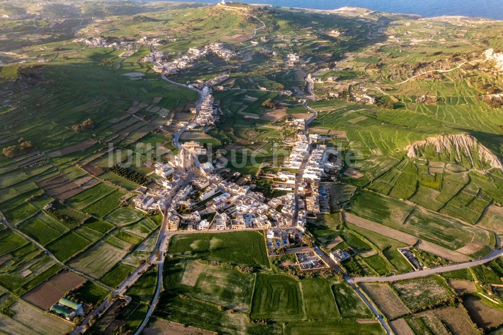 Luftbild L-Ghasri - Dorfkern am Feldrand in L-Ghasri in Gozo, Malta