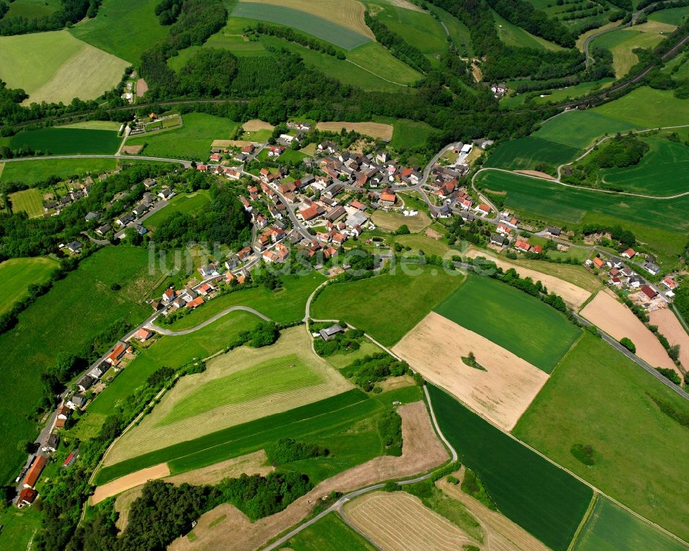 Luftbild Gilfershausen - Dorfkern am Feldrand in Gilfershausen im Bundesland Hessen, Deutschland