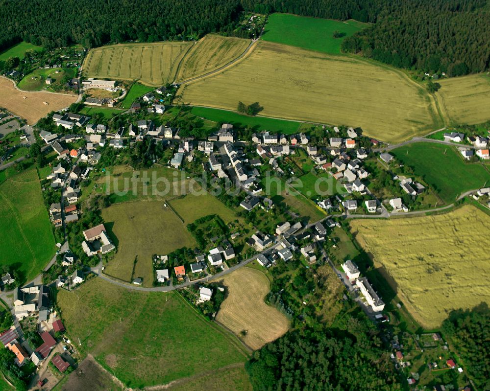 Luftaufnahme Gommla - Dorfkern am Feldrand in Gommla im Bundesland Thüringen, Deutschland
