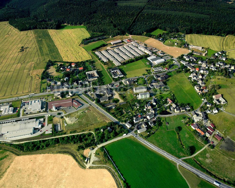 Luftaufnahme Gommla - Dorfkern am Feldrand in Gommla im Bundesland Thüringen, Deutschland