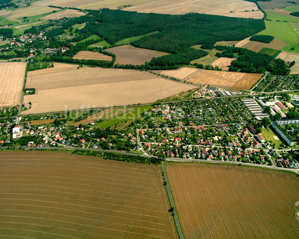 Grödel von oben - Dorfkern am Feldrand in Grödel im Bundesland Sachsen, Deutschland