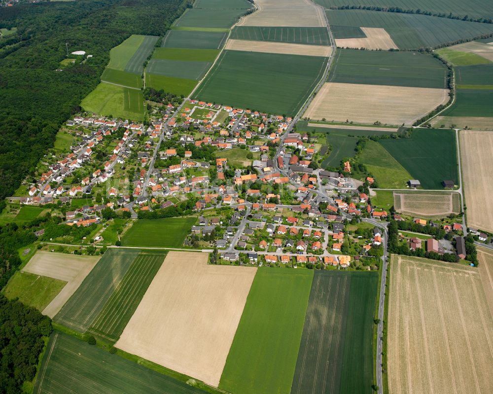Luftaufnahme Groß Döhren - Dorfkern am Feldrand in Groß Döhren im Bundesland Niedersachsen, Deutschland