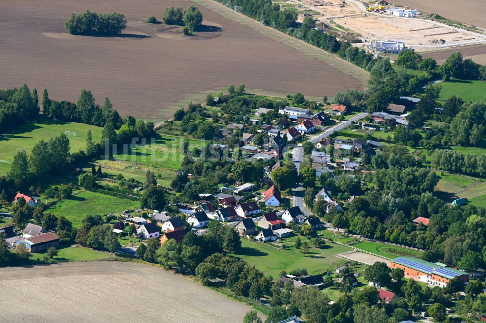 Groß Kordshagen von oben - Dorfkern am Feldrand in Groß Kordshagen im Bundesland Mecklenburg-Vorpommern, Deutschland