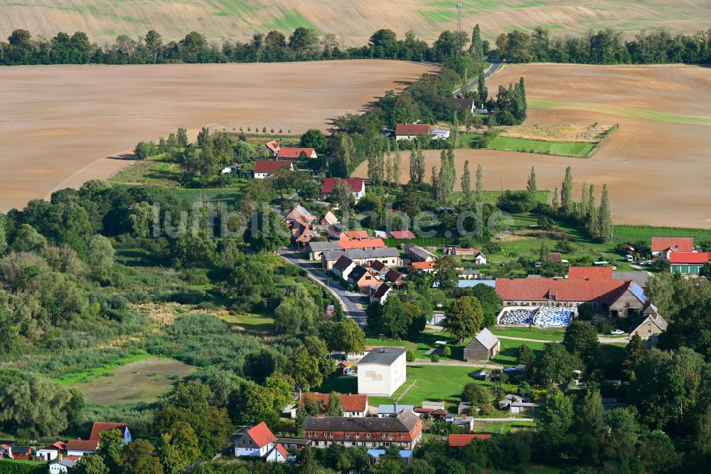 Luftaufnahme Groß Sperrenwalde - Dorfkern am Feldrand in Groß Sperrenwalde im Bundesland Brandenburg, Deutschland