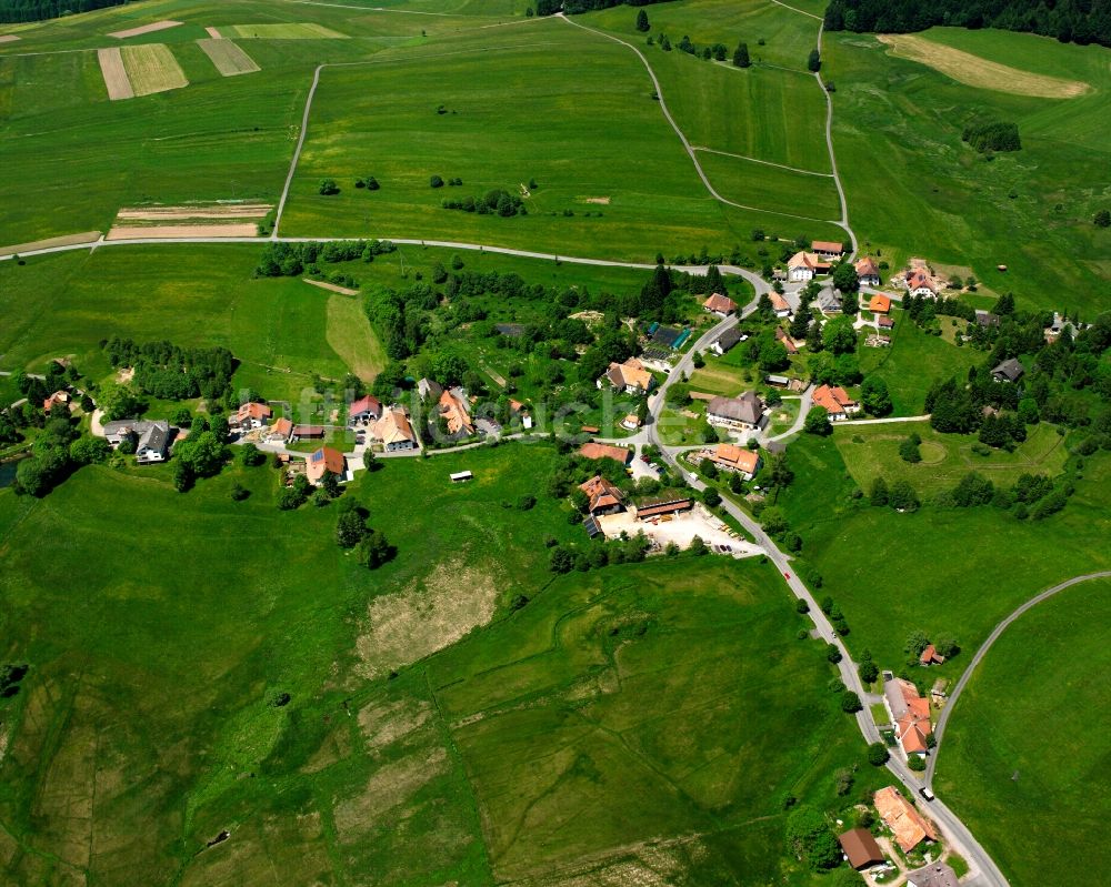 Großherrischwand von oben - Dorfkern am Feldrand in Großherrischwand im Bundesland Baden-Württemberg, Deutschland