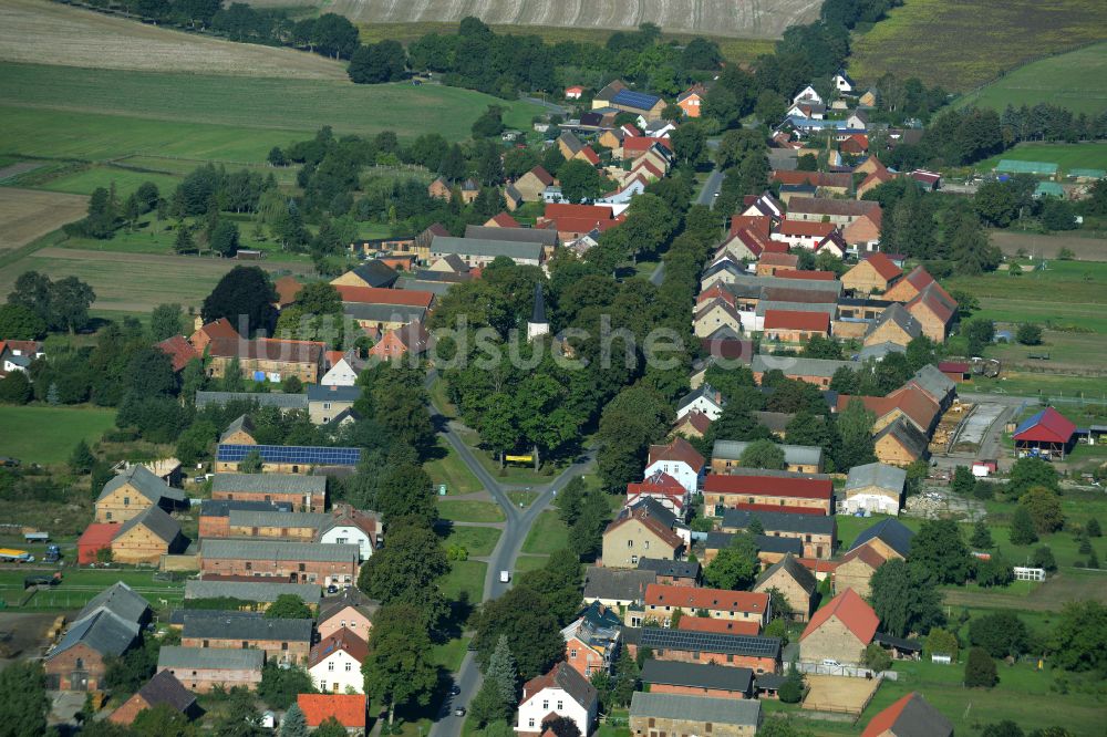 Luftbild Großmutz - Dorfkern am Feldrand in Großmutz im Bundesland Brandenburg, Deutschland