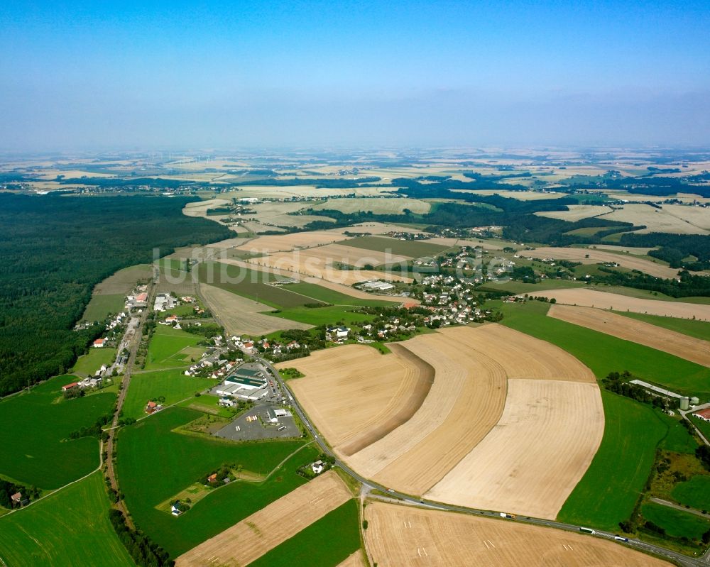 Luftaufnahme Großvoigtsberg - Dorfkern am Feldrand in Großvoigtsberg im Bundesland Sachsen, Deutschland