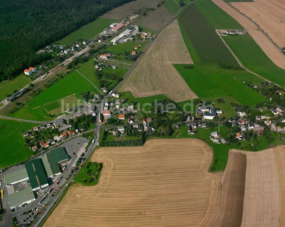 Großvoigtsberg aus der Vogelperspektive: Dorfkern am Feldrand in Großvoigtsberg im Bundesland Sachsen, Deutschland