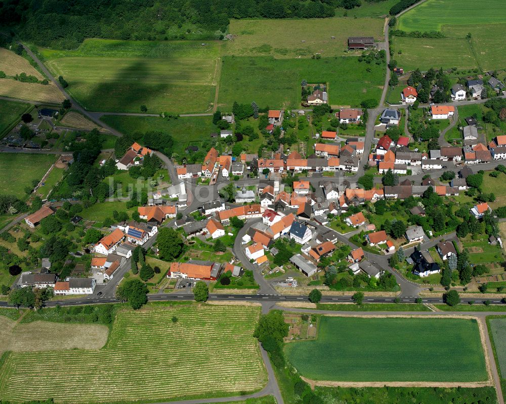 Luftbild Götzen - Dorfkern am Feldrand in Götzen im Bundesland Hessen, Deutschland
