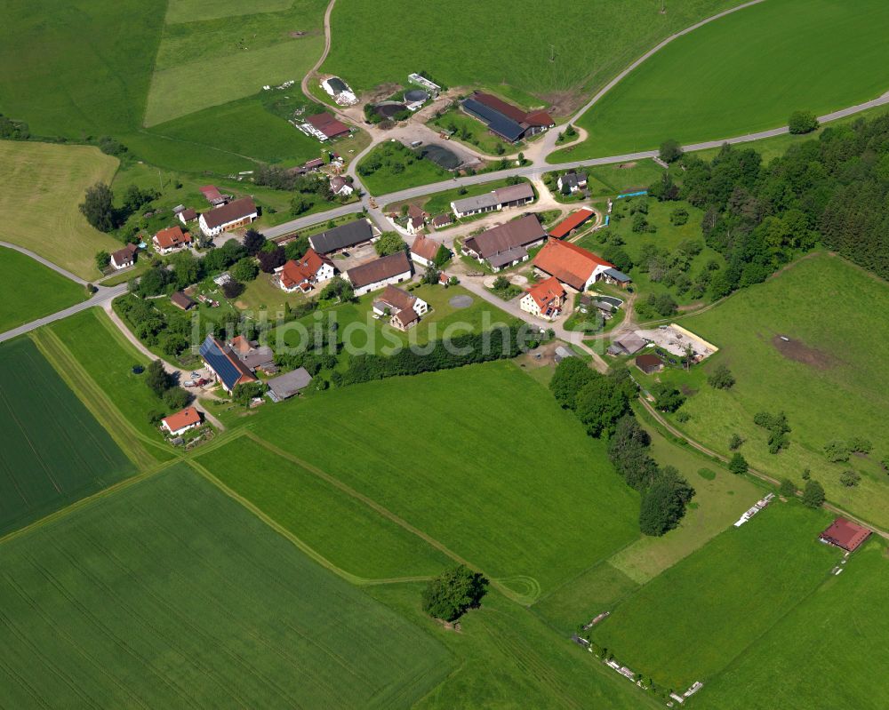 Luftaufnahme Gutenzell-Hürbel - Dorfkern am Feldrand in Gutenzell-Hürbel im Bundesland Baden-Württemberg, Deutschland