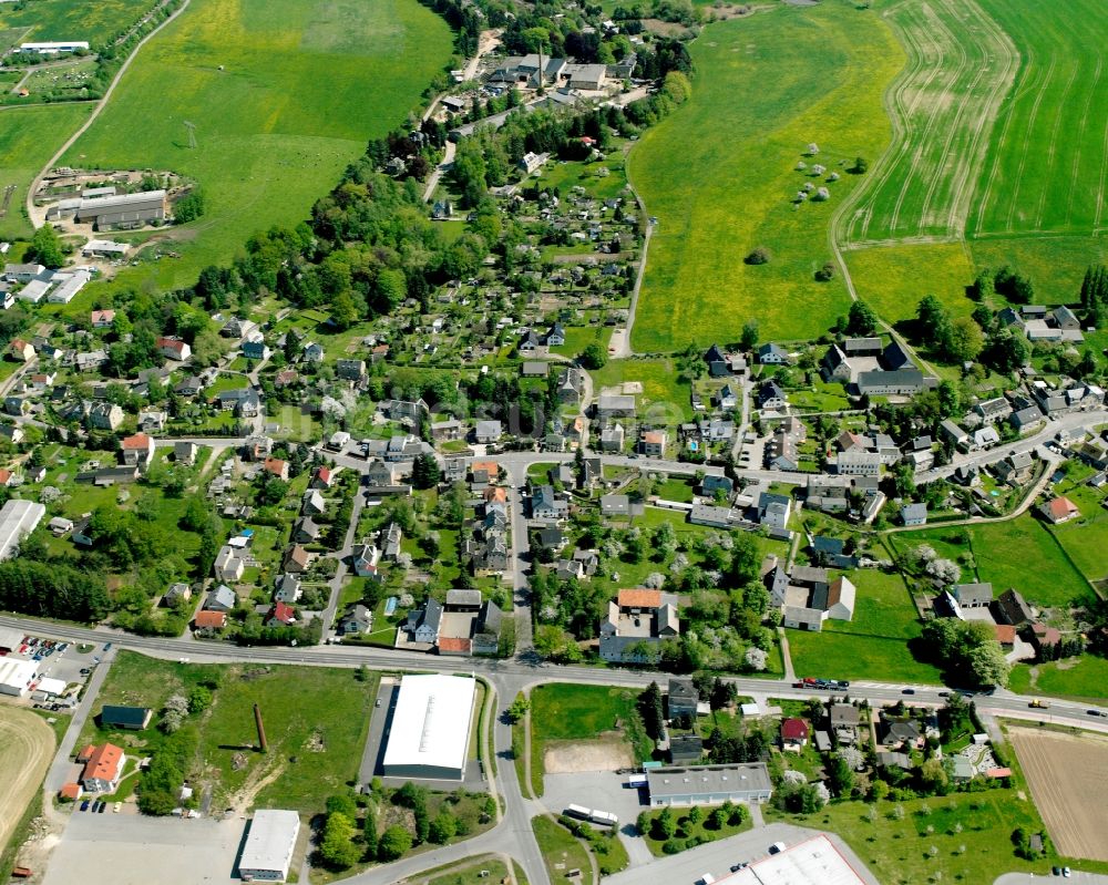 Hartmannsdorf von oben - Dorfkern am Feldrand in Hartmannsdorf im Bundesland Sachsen, Deutschland