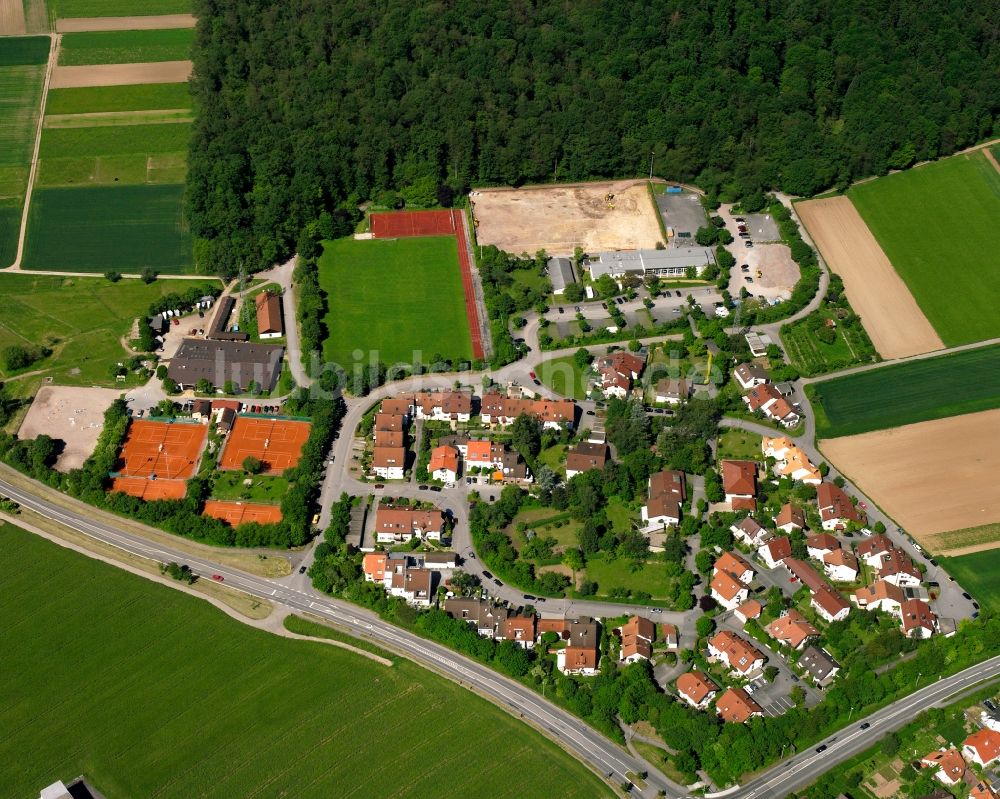 Hegnach aus der Vogelperspektive: Dorfkern am Feldrand in Hegnach im Bundesland Baden-Württemberg, Deutschland