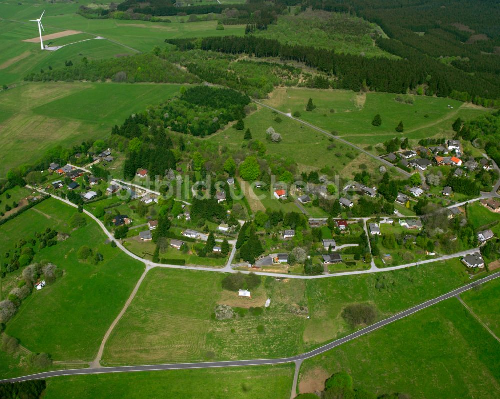 Luftaufnahme Heisterberg - Dorfkern am Feldrand in Heisterberg im Bundesland Hessen, Deutschland