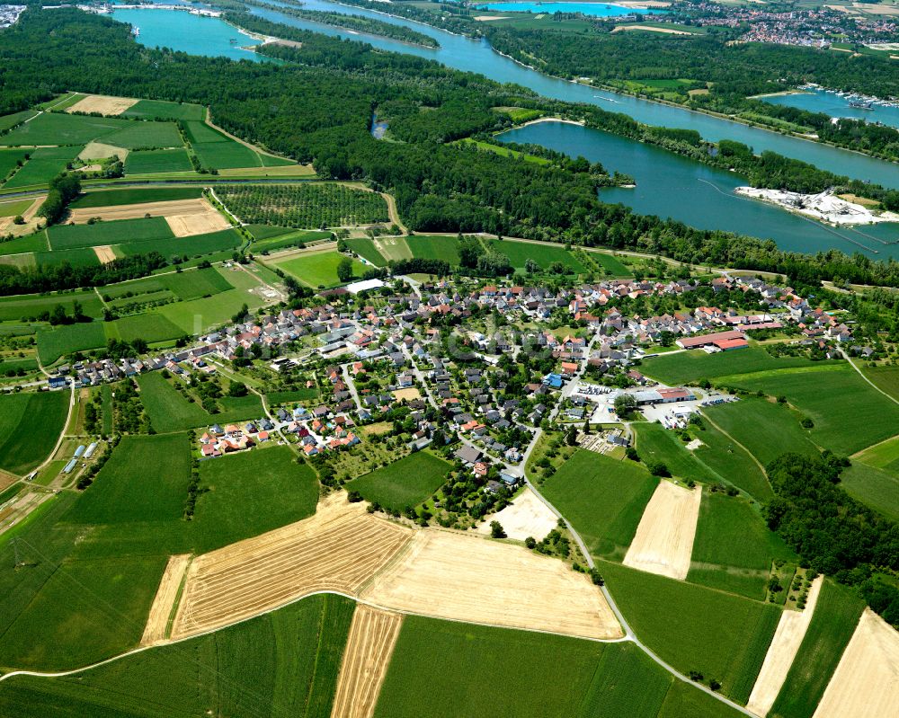 Luftaufnahme Helmlingen - Dorfkern am Feldrand in Helmlingen im Bundesland Baden-Württemberg, Deutschland