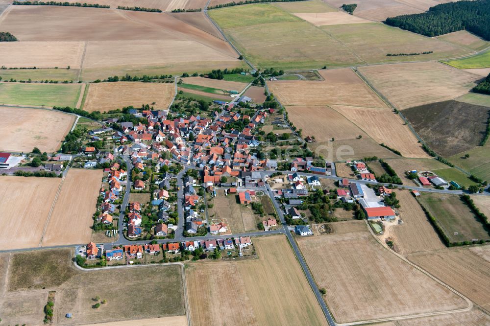 Luftbild Heßlar - Dorfkern am Feldrand in Heßlar im Bundesland Bayern, Deutschland